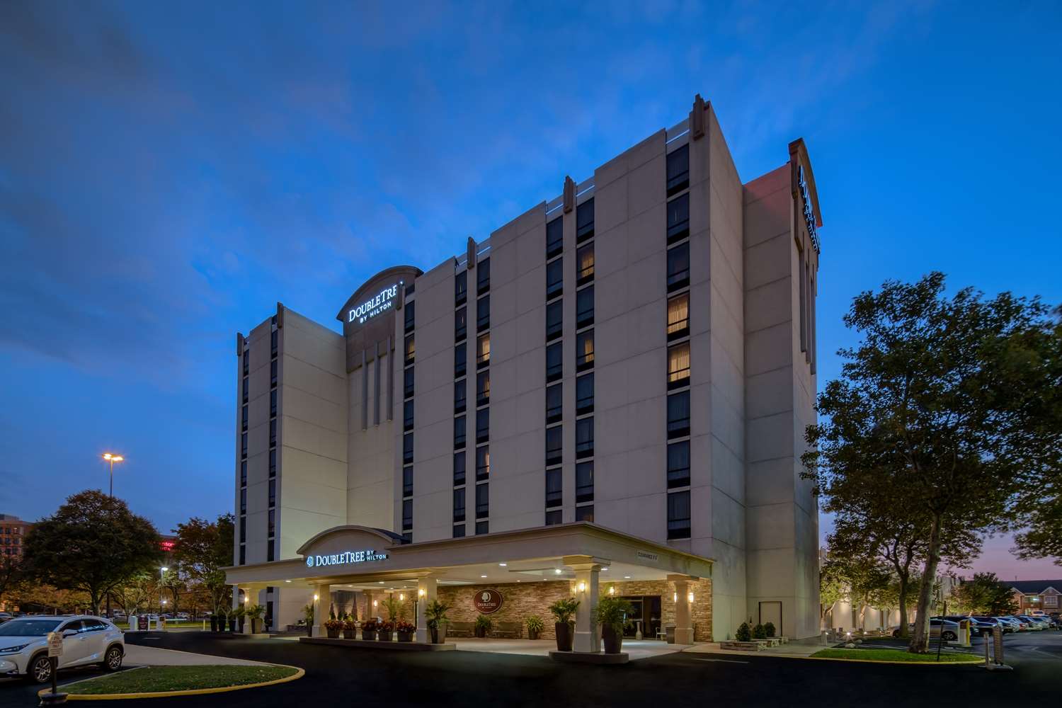 DoubleTree by Hilton Philadelphia Airport 2