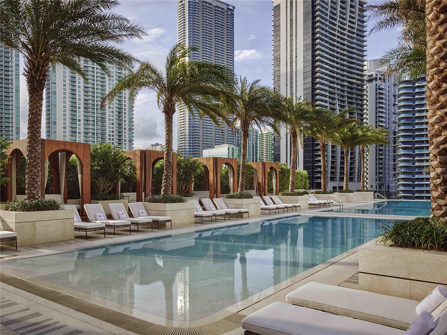 SLS LUX Brickell 1