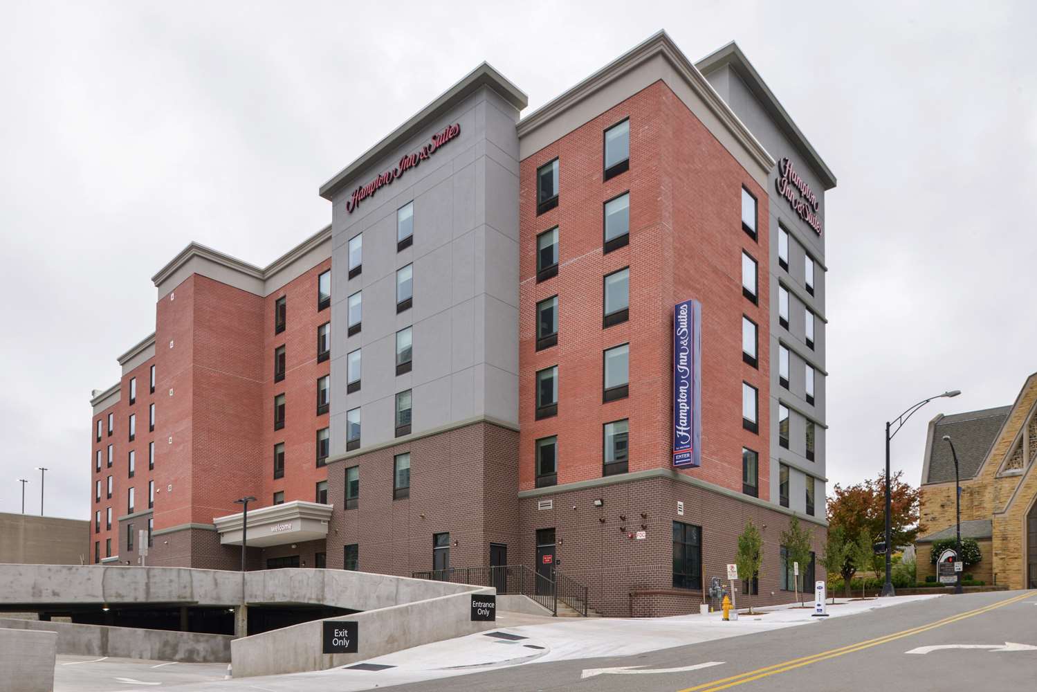 Hampton Inn & Suites Winston-Salem Downtown 2