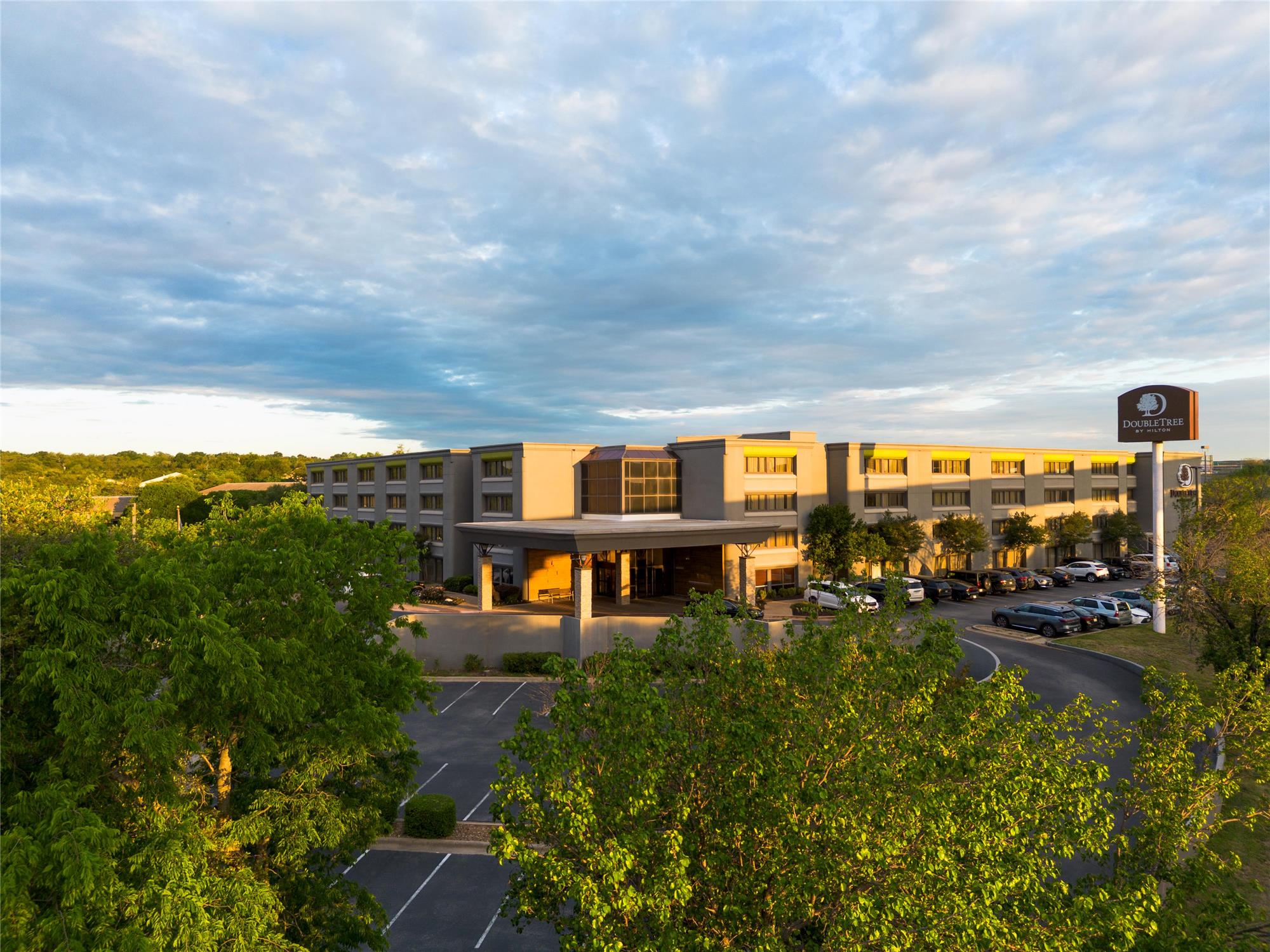 DoubleTree by Hilton Austin Northwest Arboretum 2