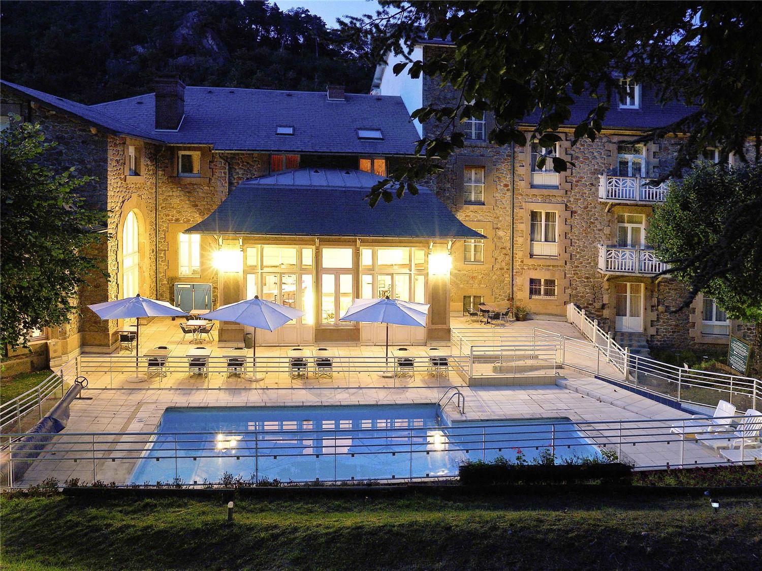 Paris - Chambon-sur-Lac - Mercure Saint Nectaire - Spa & Bien-Être - Chambon-sur-Lac
