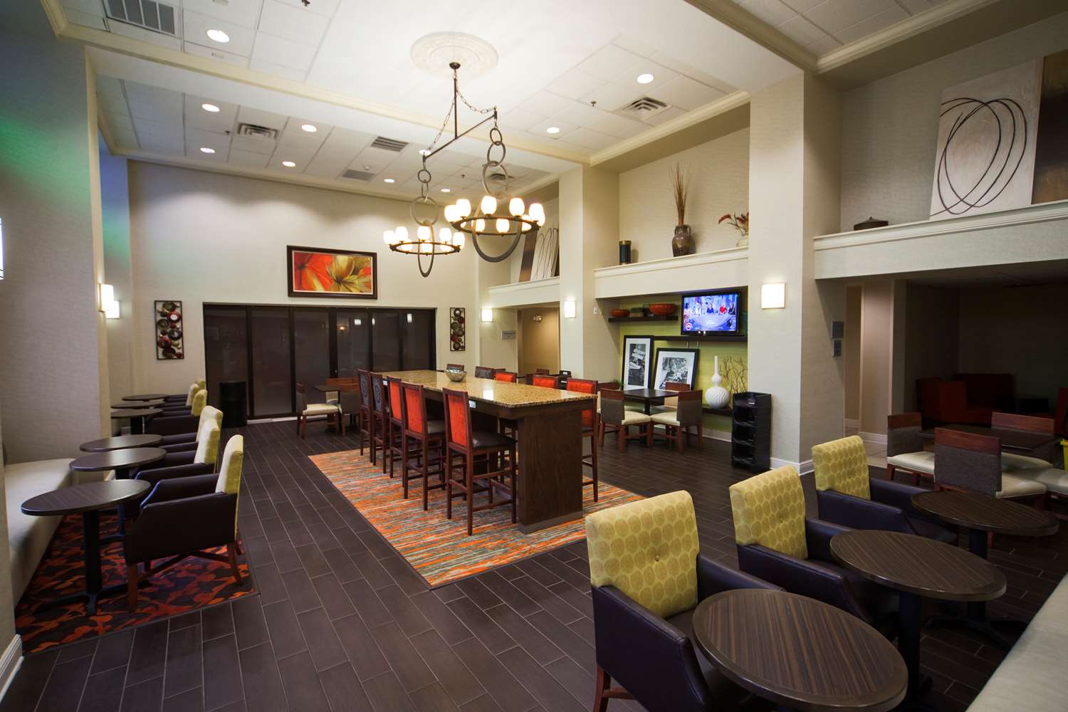 Hampton Inn & Suites Valdosta/Conference Center 2