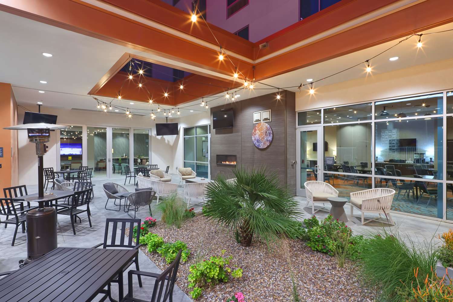 Hilton Garden Inn Chandler Downtown 2
