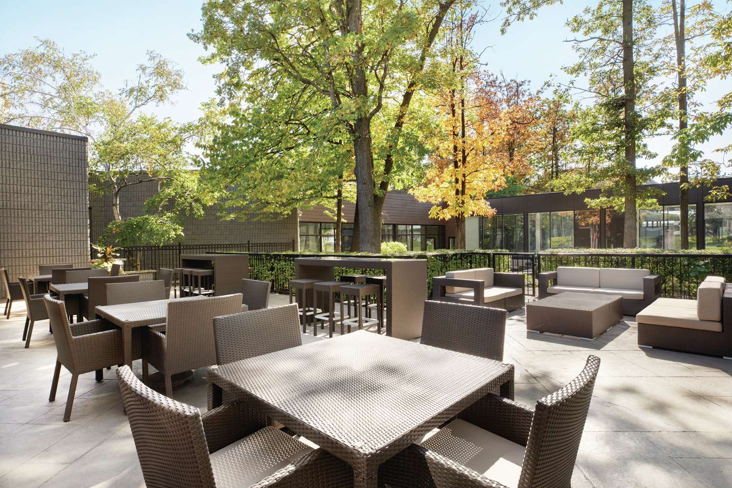 DoubleTree by Hilton Toronto Airport West 2
