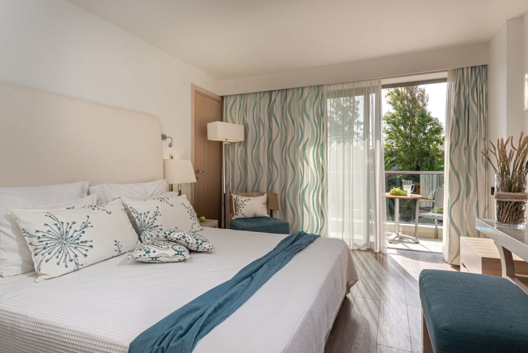 Deluxe Twin/Double Room with Pool View