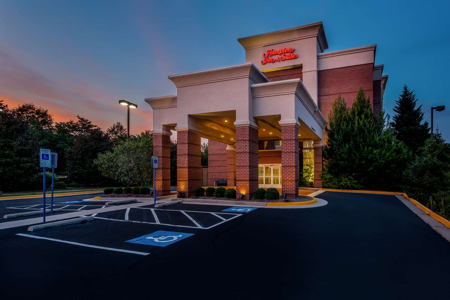 Hampton Inn & Suites Herndon-Reston 2
