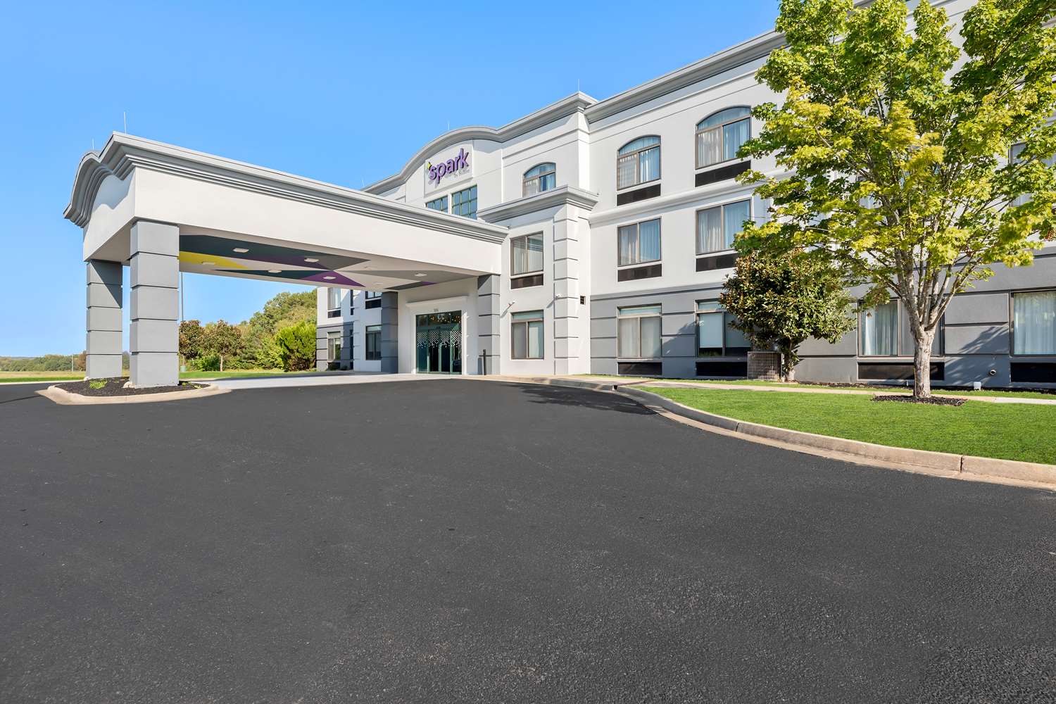 Spark by Hilton Tupelo 1