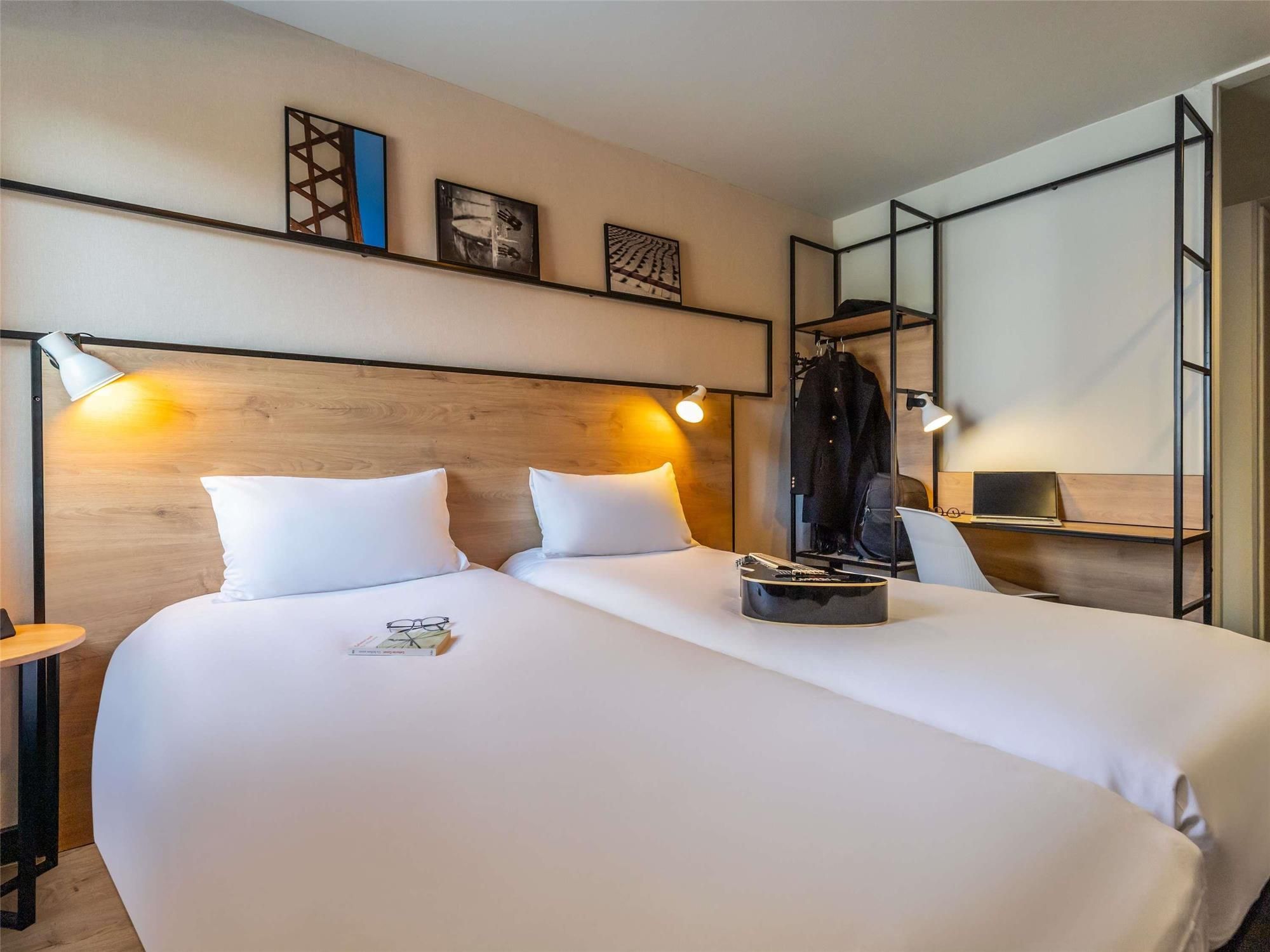 Double room with 2 beds that can be joined together