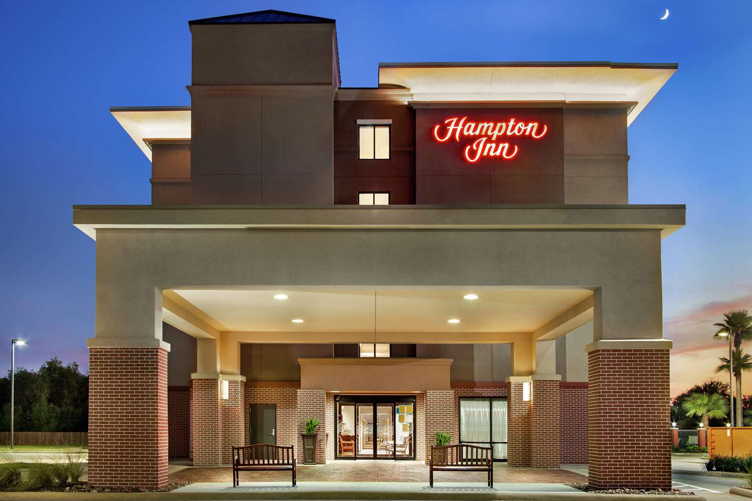 Hampton Inn Houston Hobby Airport 2