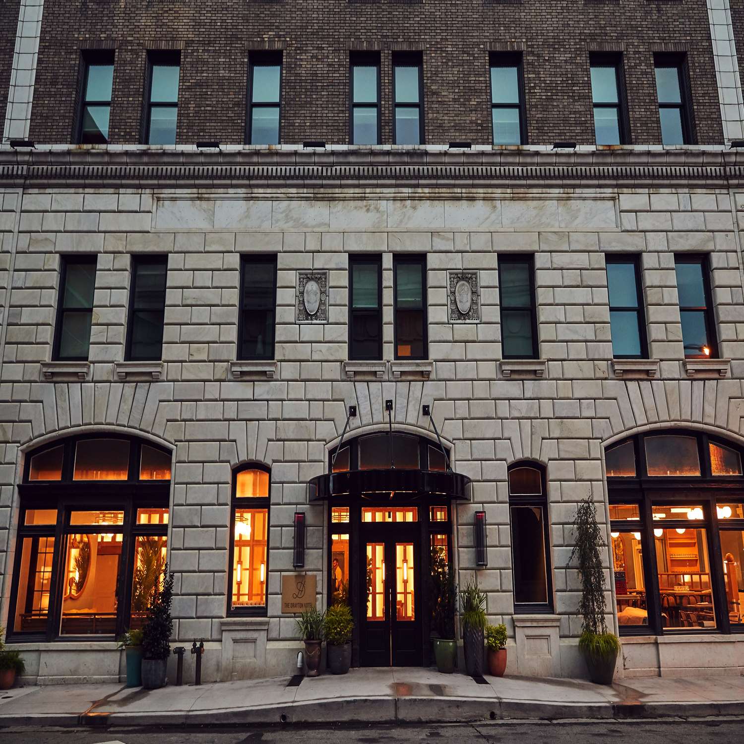 The Drayton Hotel Savannah, Curio Collection by Hilton 1
