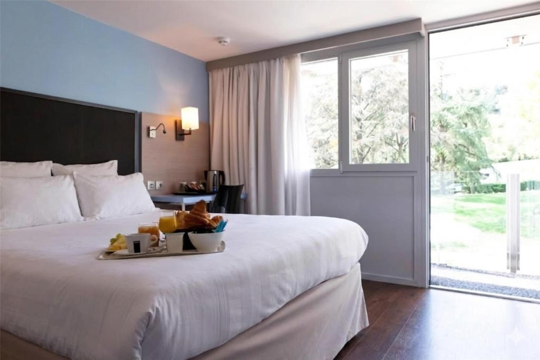 Kyriad Lyon Sud Sainte Foy 1