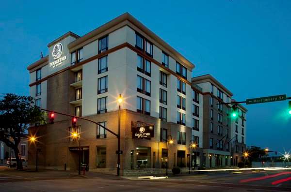 DoubleTree by Hilton Hotel Savannah Historic District 2