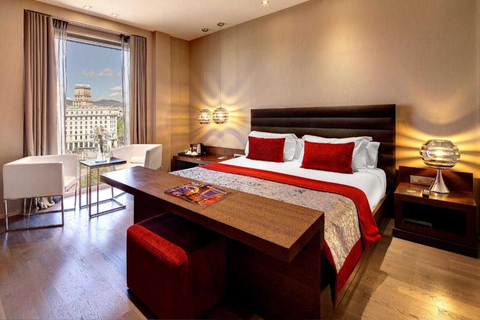 Olivia Plaza Hotel 1