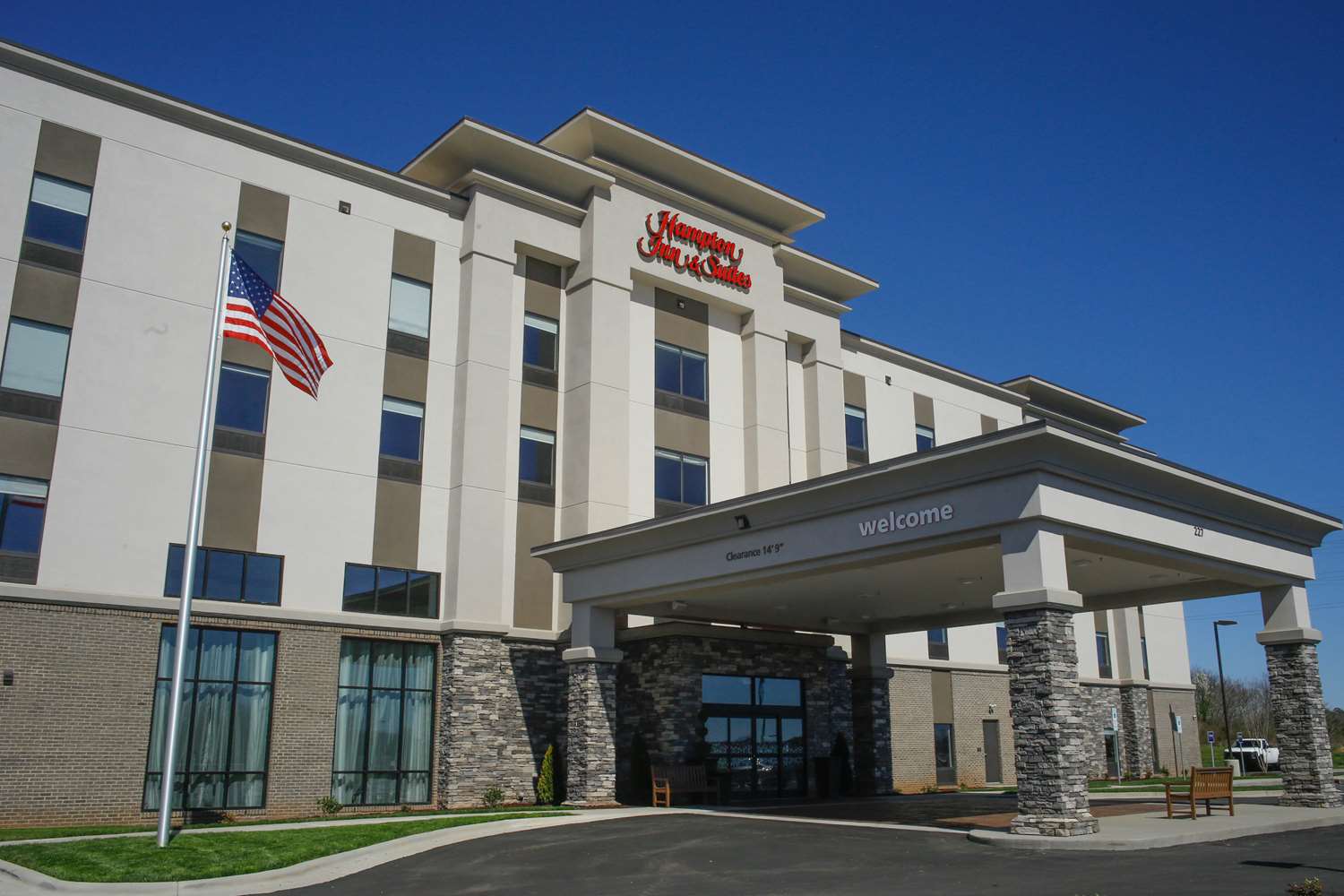 Hampton Inn & Suites Forest City 1