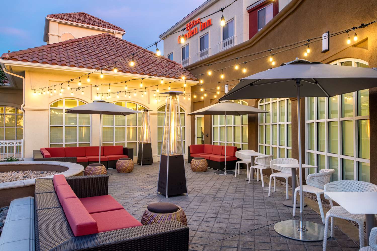 Hilton Garden Inn Fontana 2
