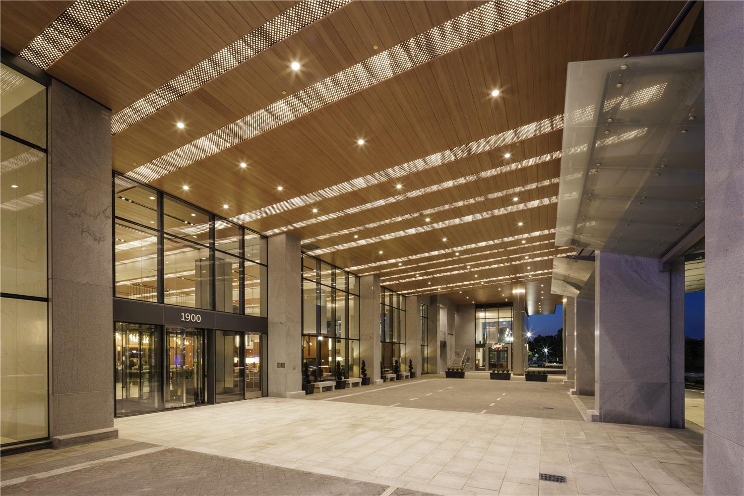 Hilton Arlington Rosslyn The Key 2