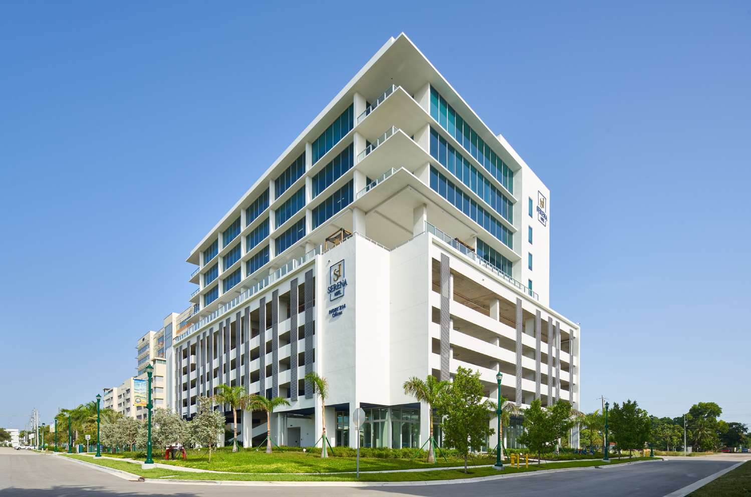 SERENA Hotel Aventura Miami, Tapestry Collection by Hilton 1