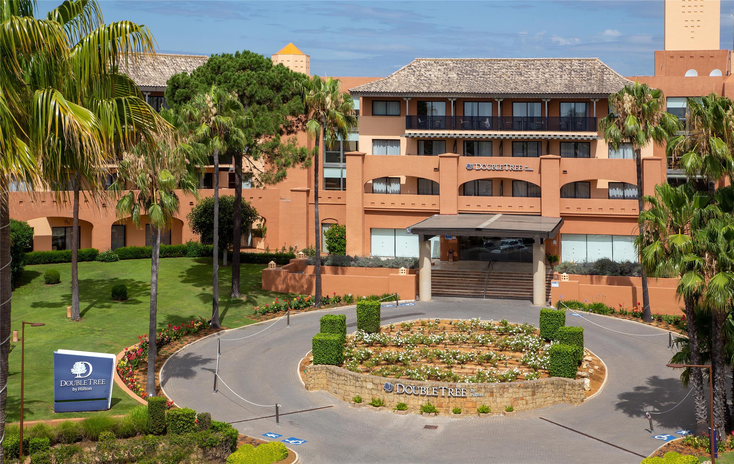 DoubleTree by Hilton Islantilla Beach Golf Resort 1