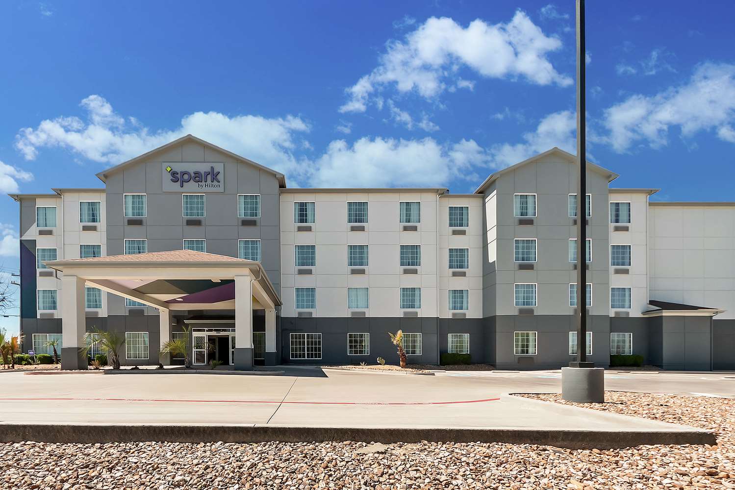 Spark by Hilton Selma 1