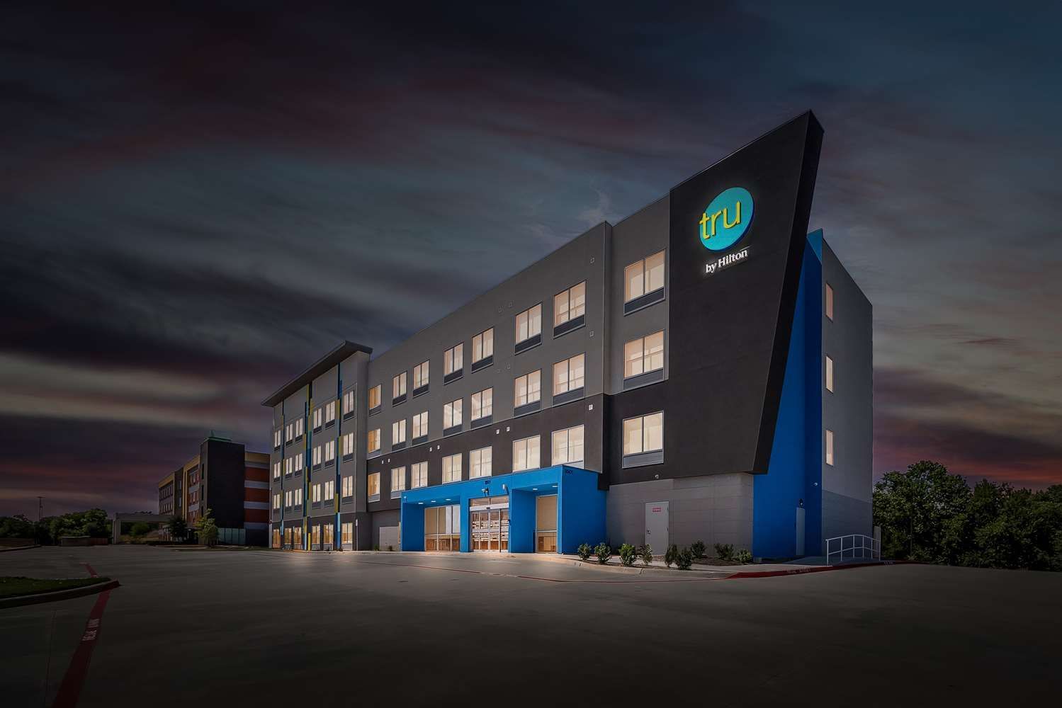 Tru by Hilton Plano Hwy 75 2