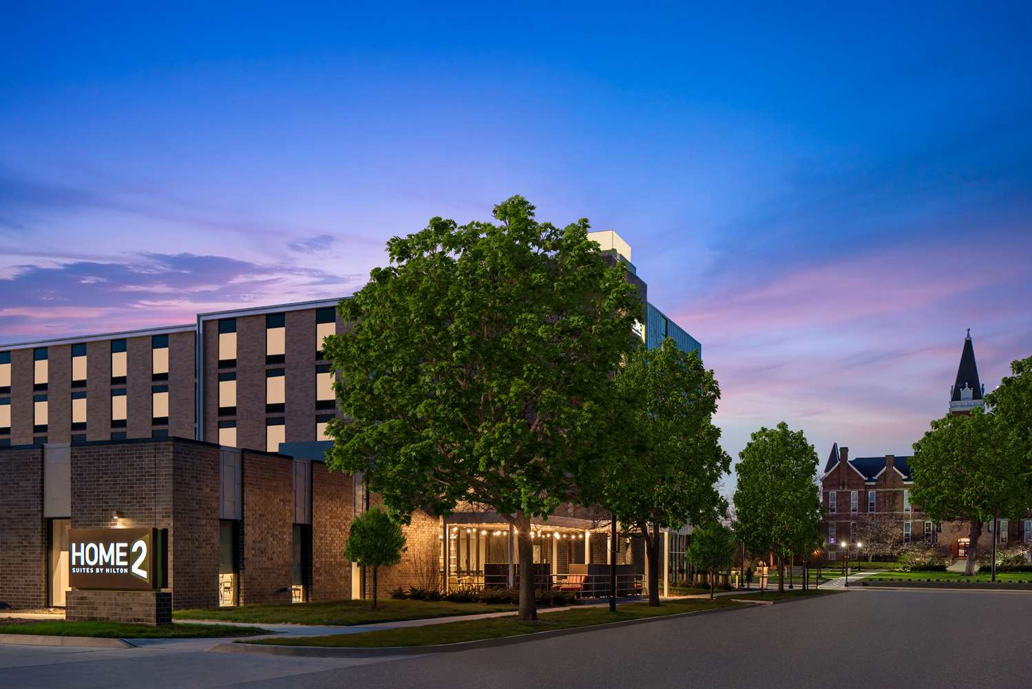 Home2 Suites by Hilton Des Moines at Drake University 2