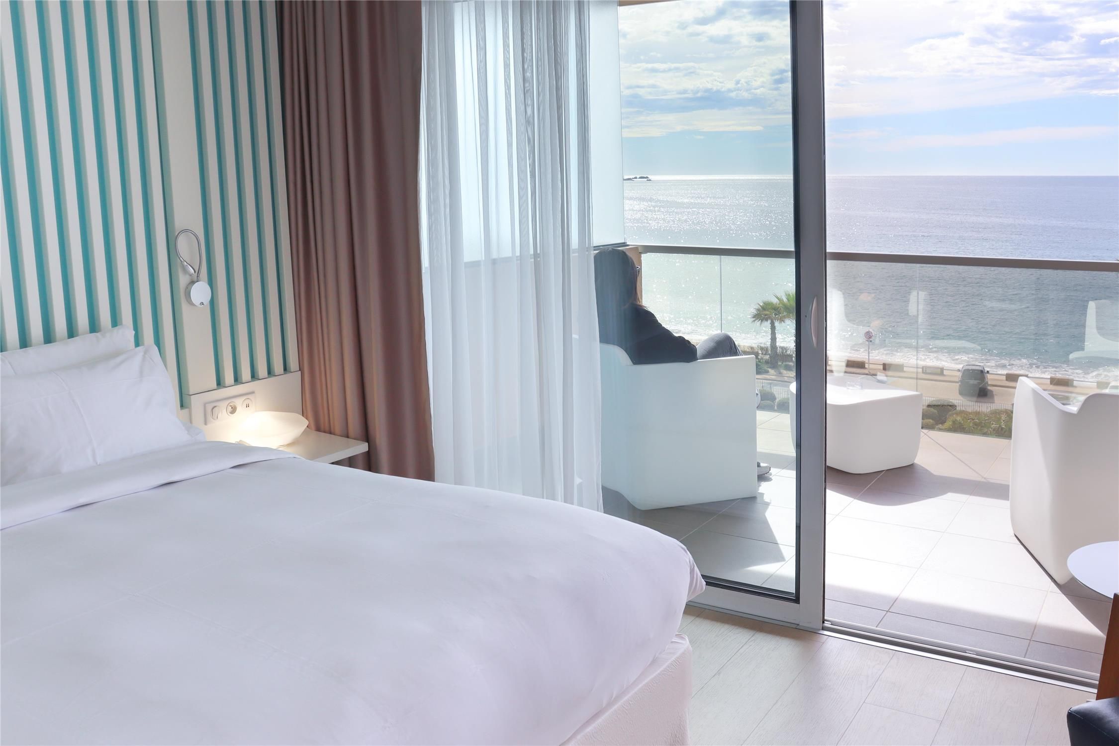 Superior Camera con Balcone e Vista mare