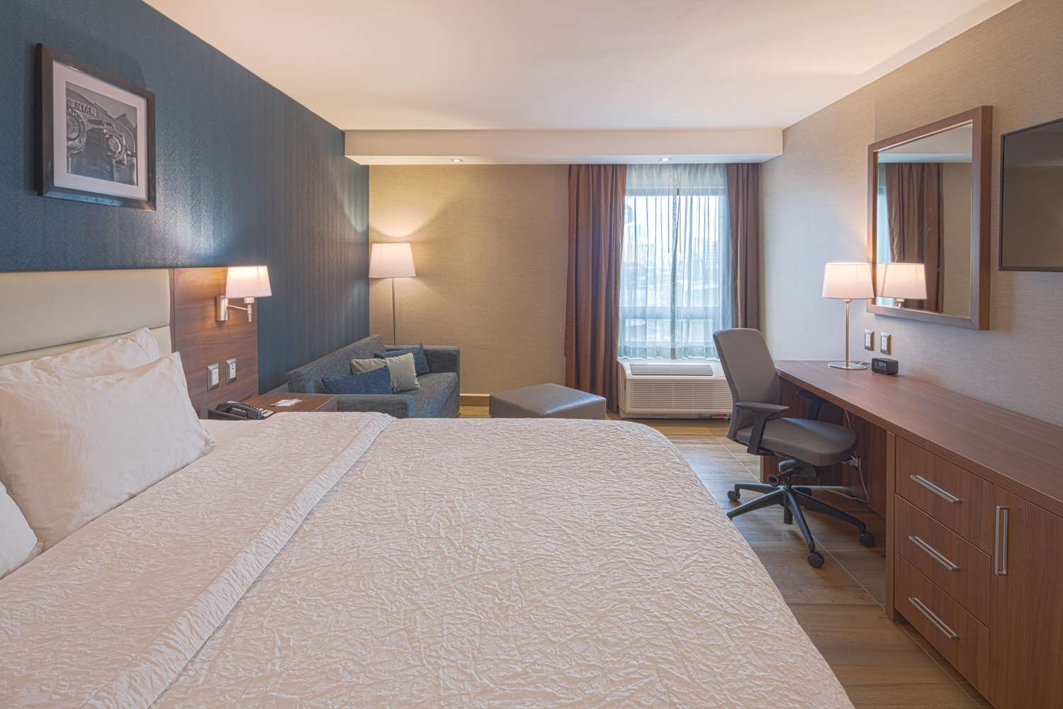 1 King Bed Study With Sofabed