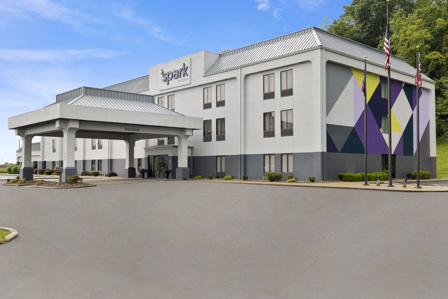 Spark By Hilton Newcomerstown 1