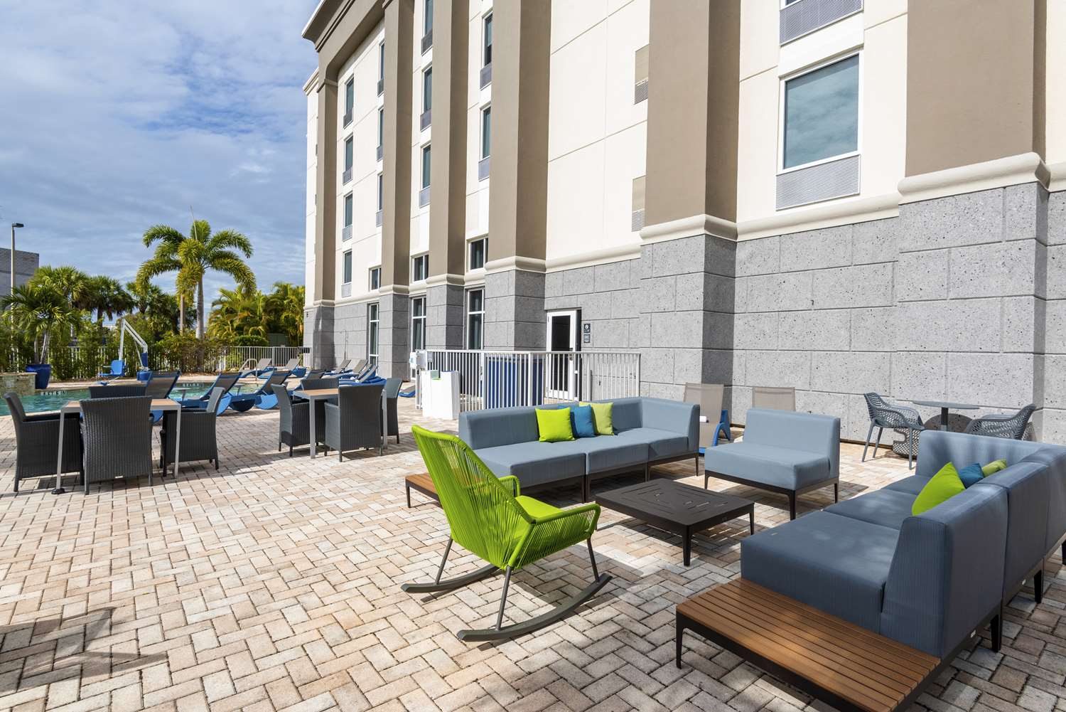 Hampton Inn & Suites Fort Myers-Colonial Blvd. 2
