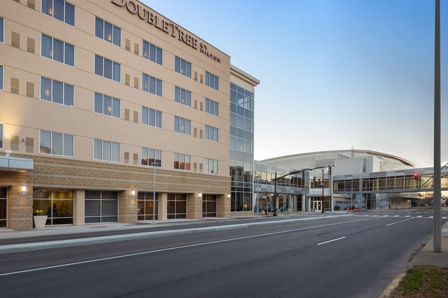 DoubleTree by Hilton Evansville 1