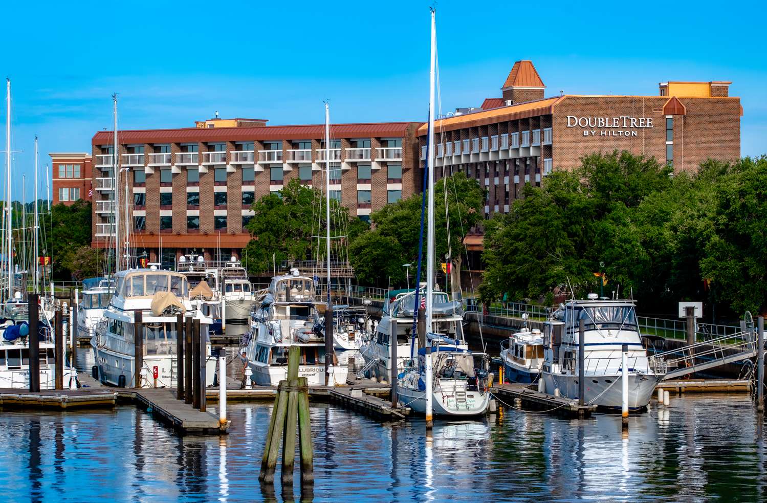 DoubleTree by Hilton New Bern Riverfront 1