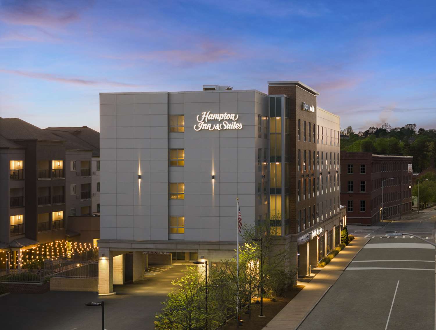 Hampton Inn & Suites-Worcester, MA 2
