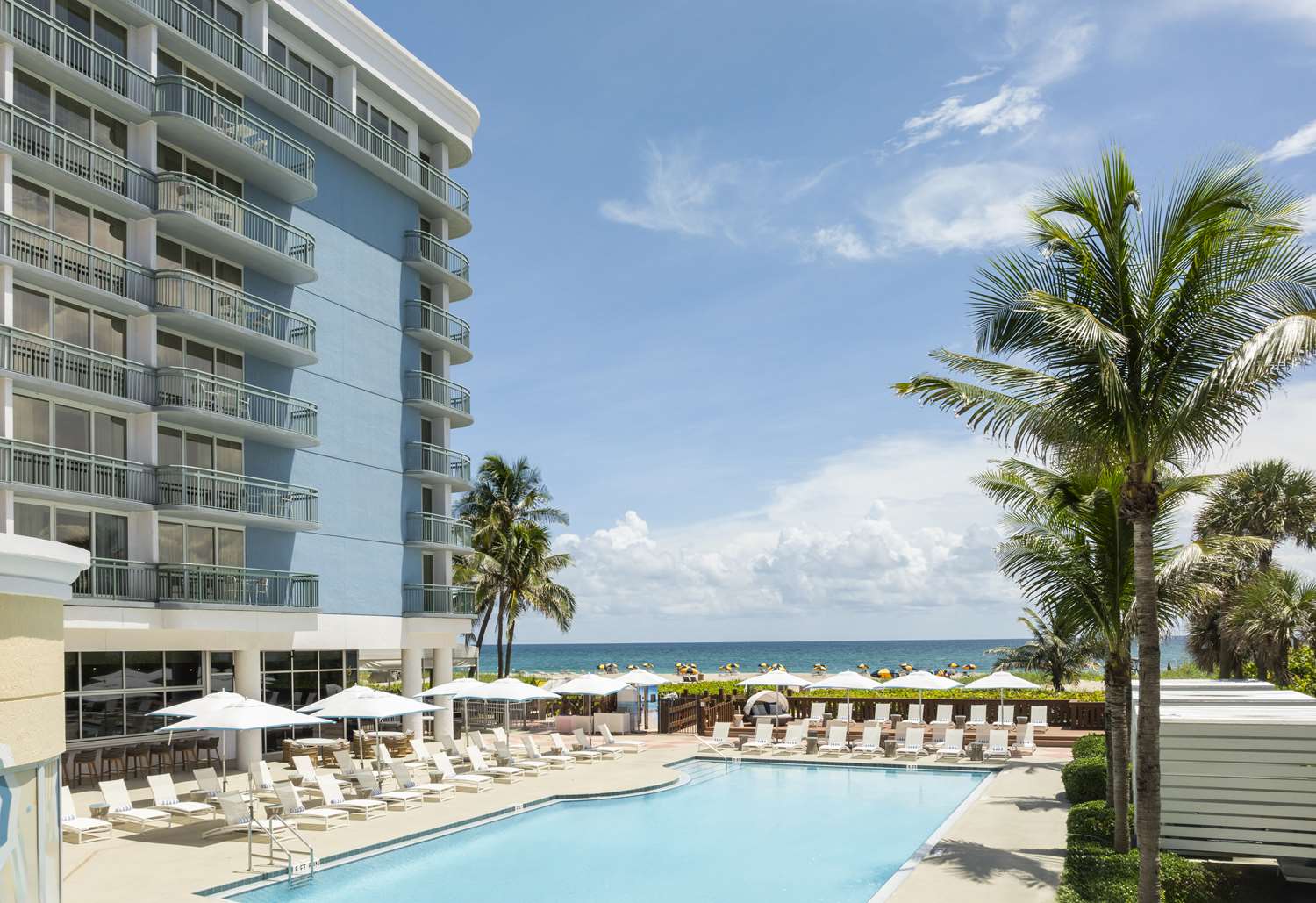 The Singer Oceanfront Resort, Curio Collection by Hilton 1