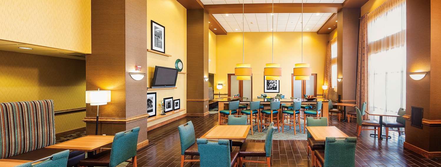 Hampton Inn & Suites Chesapeake-Square Mall 1
