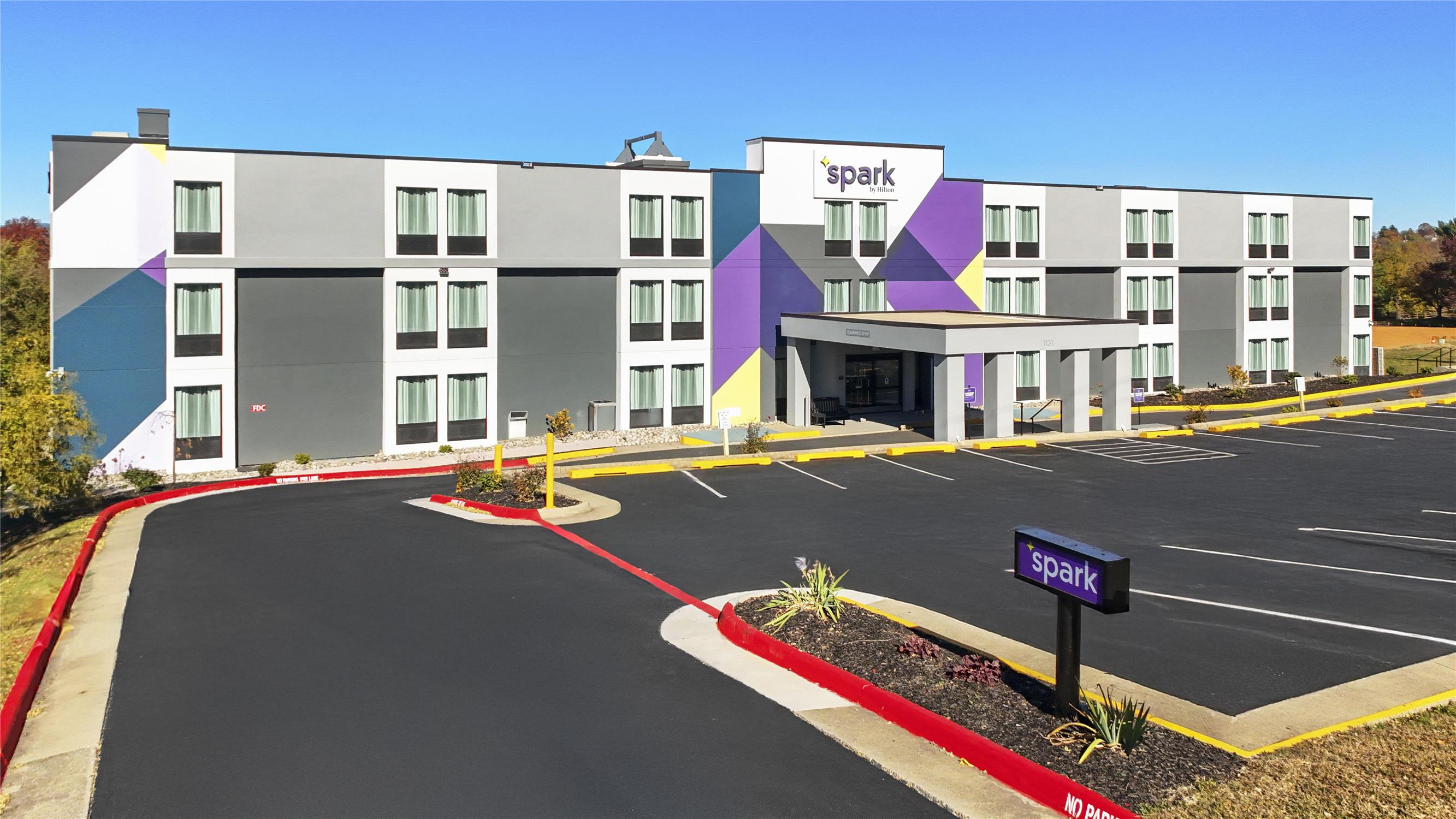 Spark by Hilton Harrisonburg University Area 1