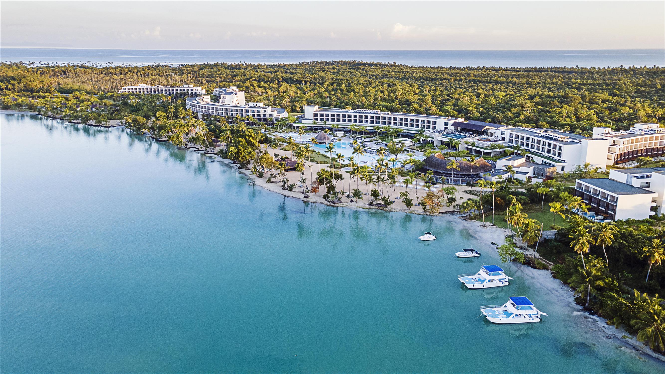 Zemi Miches Punta Cana All-Inclusive Resort, Curio by Hilton 1