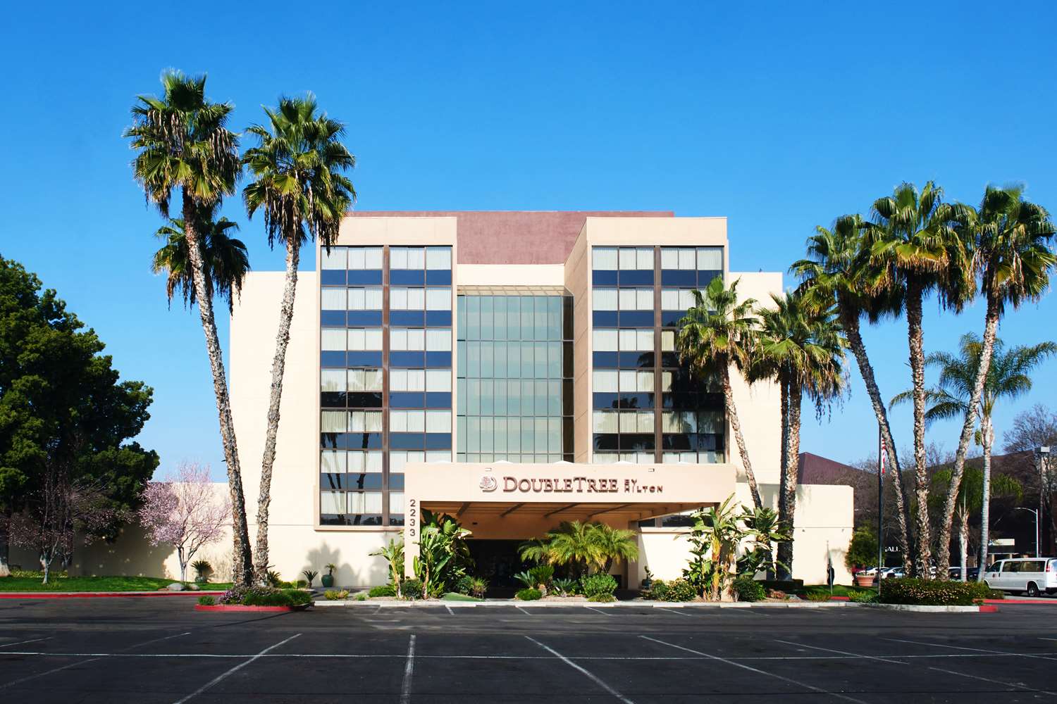 DoubleTree by Hilton Fresno Convention Center 1
