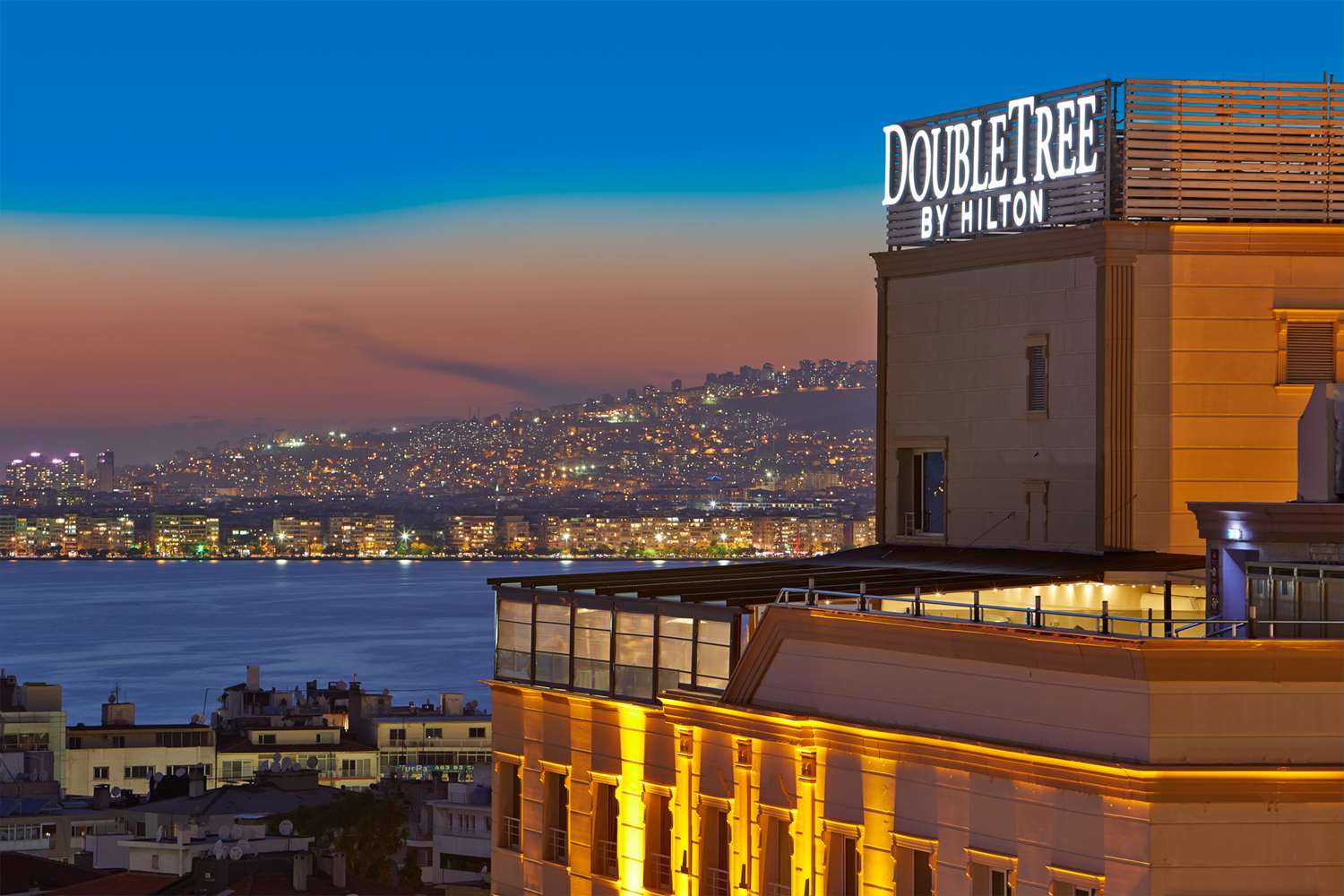 DoubleTree by Hilton Izmir - Alsancak 2