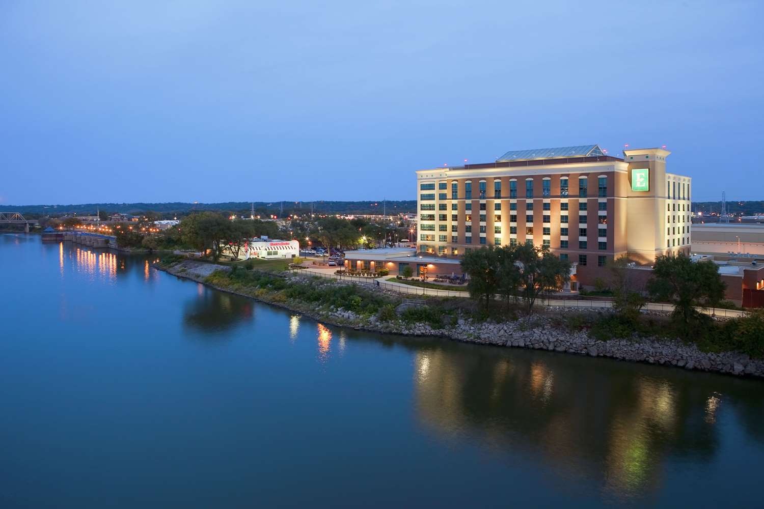 Embassy Suites by Hilton E Peoria Riverfront Conf Center 1