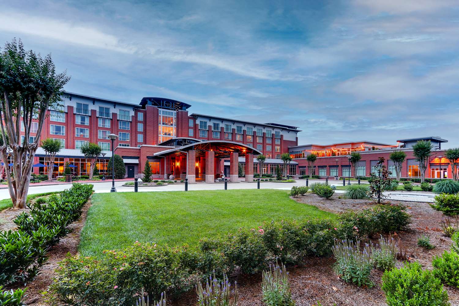 The Chattanoogan Hotel, Curio Collection By Hilton 2