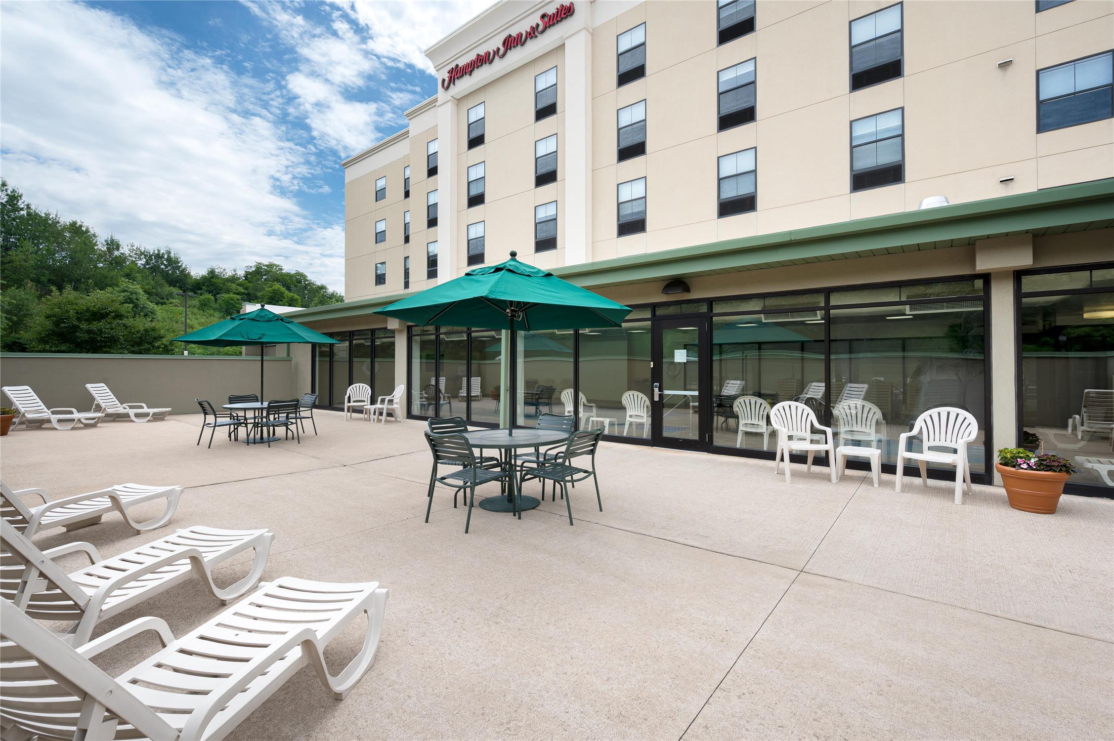 Hampton Inn & Suites Wilkes-Barre/Scranton, PA 2