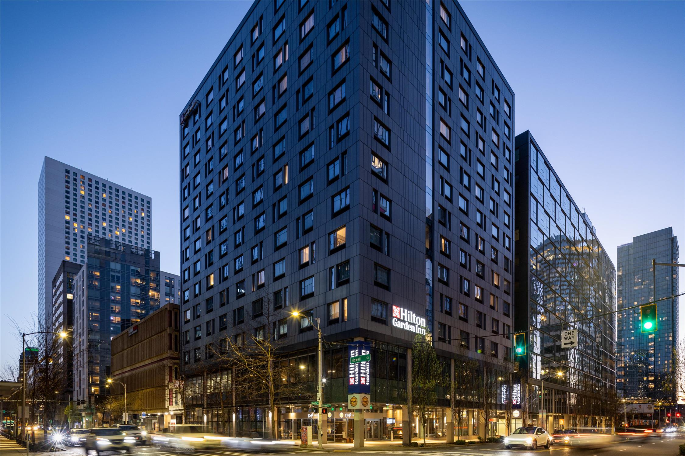 Hilton Garden Inn Seattle Downtown 1