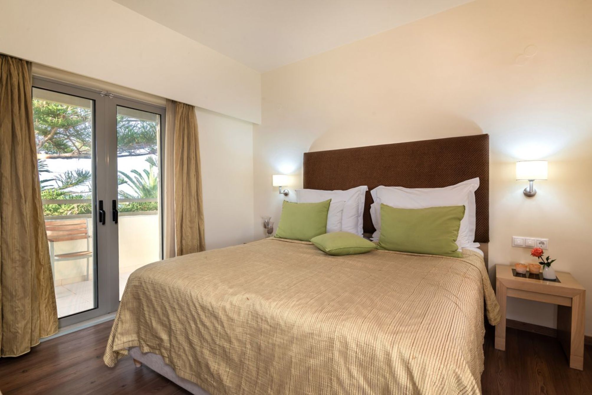 Minos Mare Royal 2