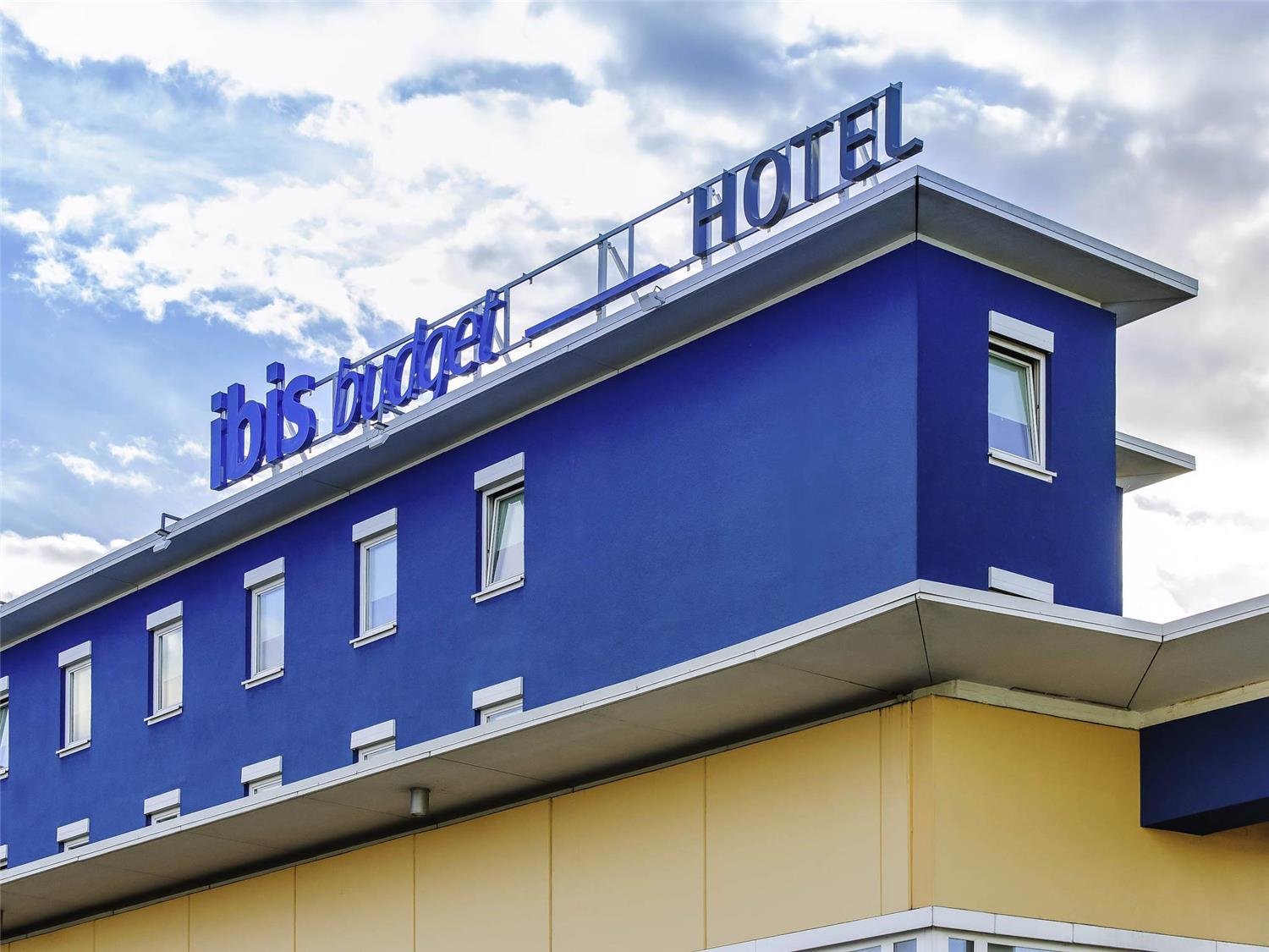 Ibis Budget Salzburg Airport - Self-Check-In 2