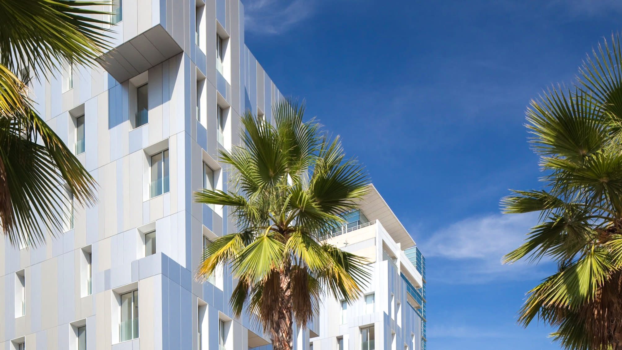 Lugaris Beach Apartments 2