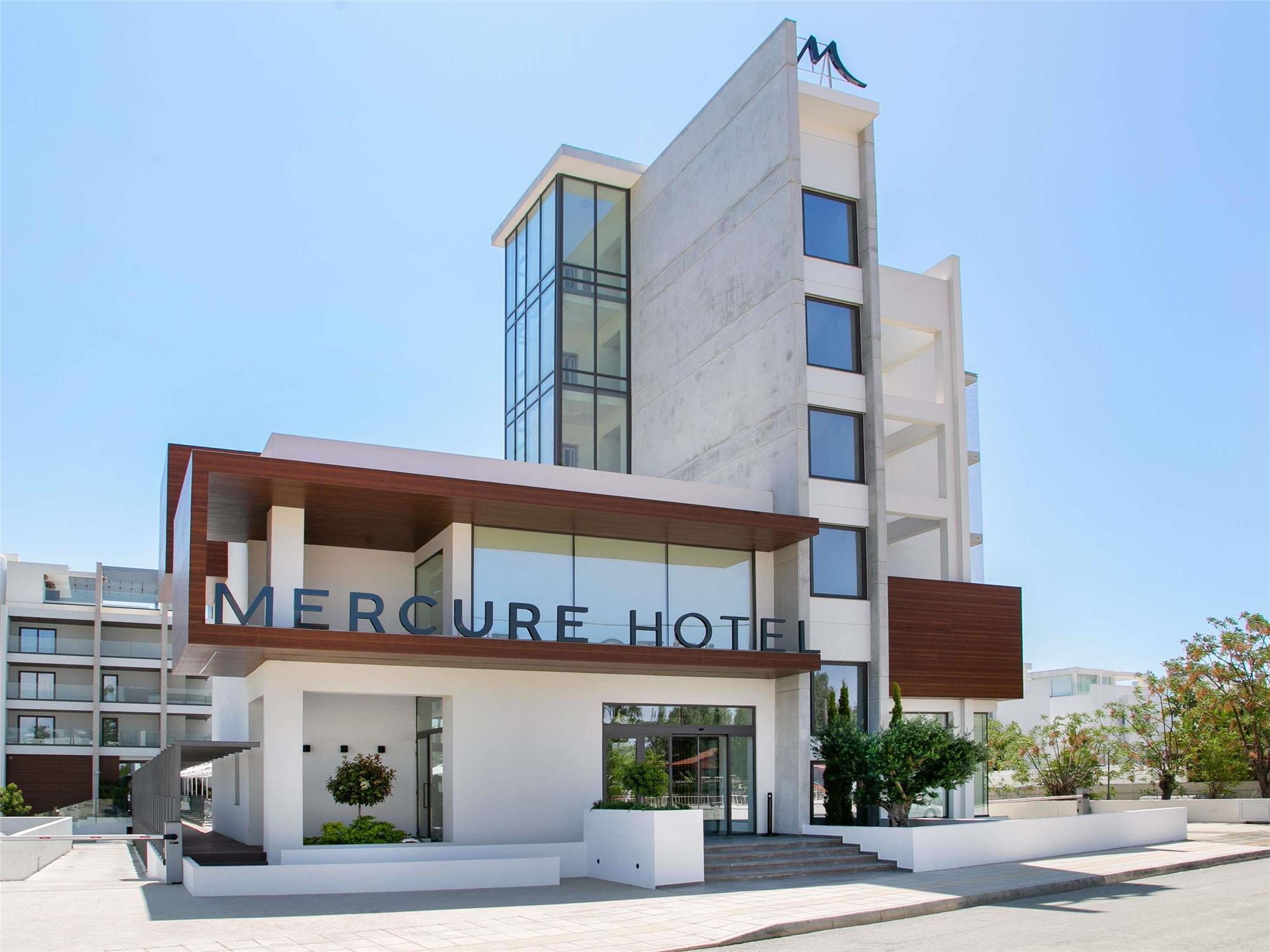 Mercure Larnaca Beach Resort 2