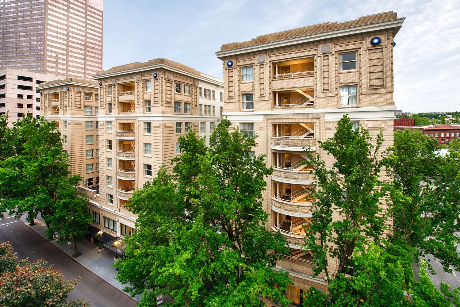 Embassy Suites by Hilton Portland Downtown 2