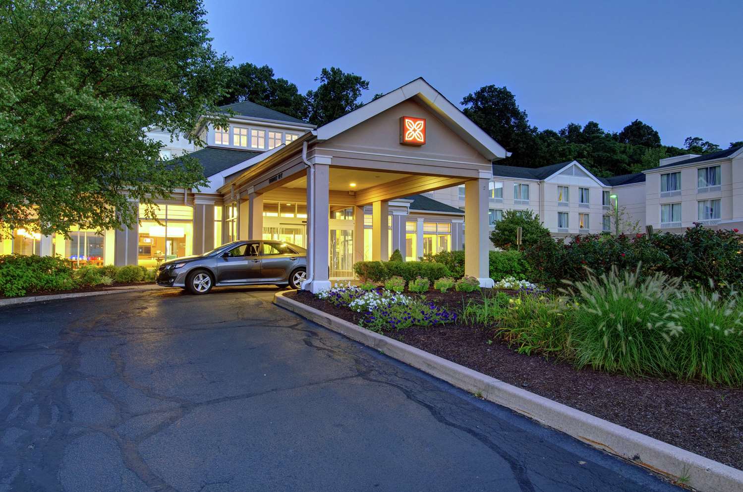 Hilton Garden Inn Norwalk 1