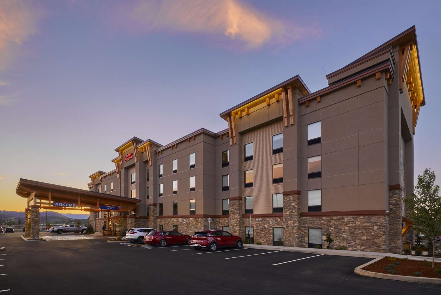 Hampton Inn & Suites Roseburg 2