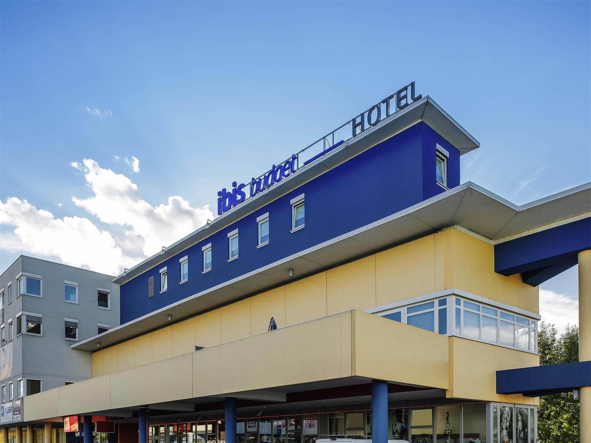 Ibis Budget Salzburg Airport - Self-Check-In 1